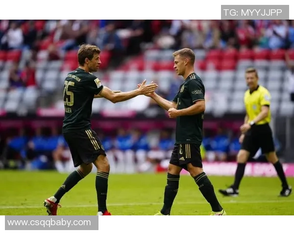 与足球球星击掌的瞬间亲身体验，感受球场内的激情与互动