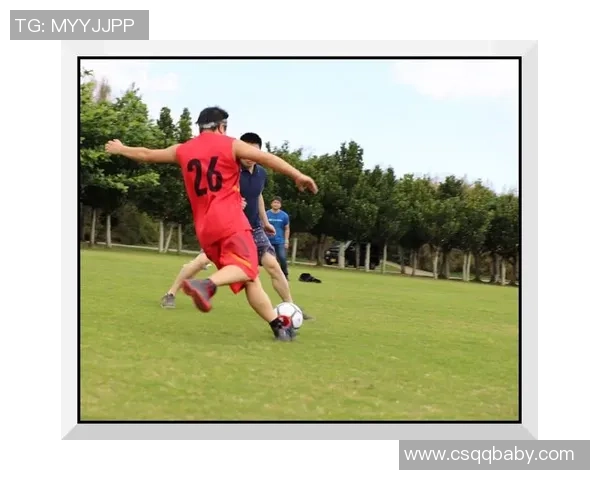 盘点绿茵赛场球星经典瞬间全景展现动作与技巧