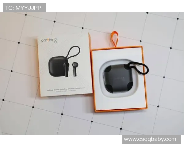 耳机挂件足球星潮流饰品点亮运动风尚，尽显个性与活力